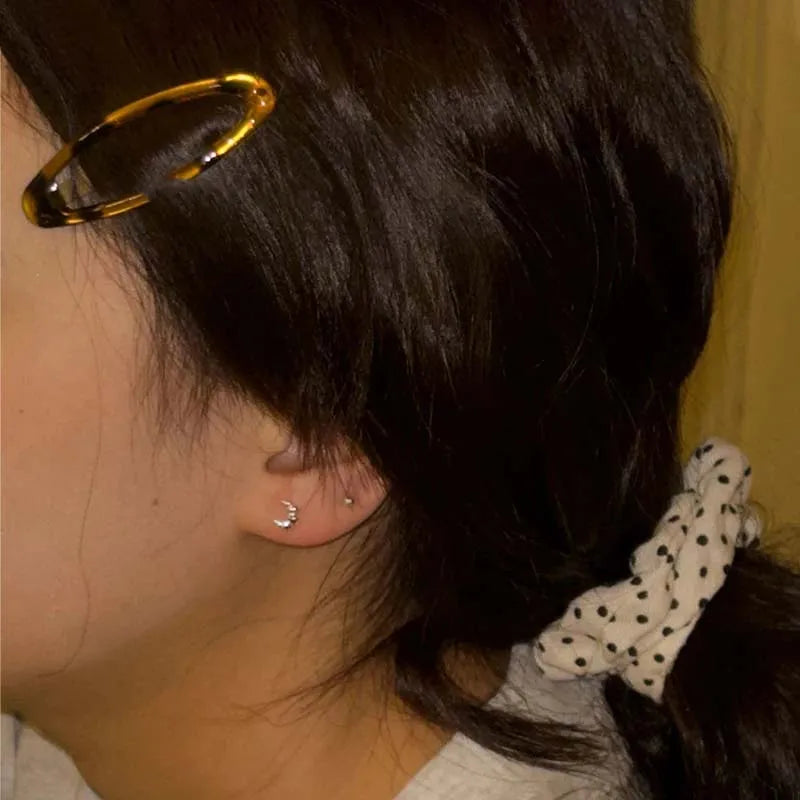 Amber Loop Hair Clip
