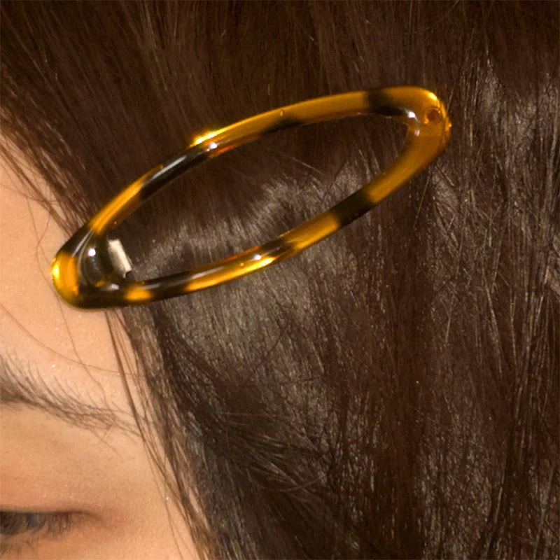 Amber Loop Hair Clip